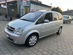 Silber Gebraucht 2005 Opel Meriva Edition Van / Kleinbus | 2.499 € (Teuer)
