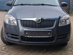 Grau Gebraucht 2009 Skoda Fabia Ambiente Kombi | 2.000 € (Guter Preis)