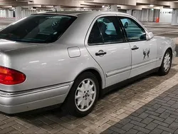 Silber Gebraucht 1998 Mercedes E320 Avantgarde Limousine | 2.999 € (Superpreis)