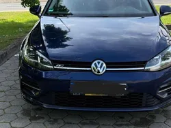 Schwarz Gebraucht 2018 VW Golf VII Highline Kleinwagen | 16.850 € (Fairer Preis)