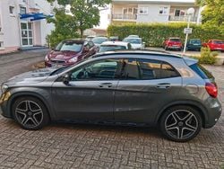 Grau Gebraucht 2020 Mercedes GLA180 AMG line SUV | 20.500 € (Superpreis)