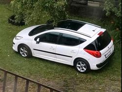 Weiß Gebraucht 2007 Peugeot 207 Kombi | 1.200 € (Superpreis)