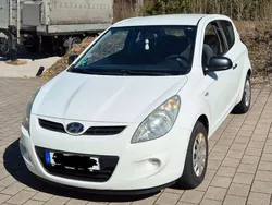 Weiß Gebraucht 2009 Hyundai i20 Classic Limousine | 1.250 €