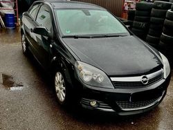 Schwarz Gebraucht 2009 Opel Astra GTC Sport Limousine | 2.599 € (Guter Preis)
