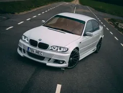 Weiß Gebraucht 2004 BMW 330 Performance Limousine | 25.500 €