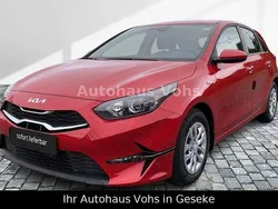 Rot Neu 2025 Kia Ceed Best Limousine | 22.970 € (Etwas zu teuer)