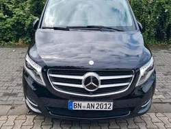 Schwarz Gebraucht 2016 Mercedes V250 Avantgarde Edition Van / Kleinbus | 32.899 € (Guter Preis)