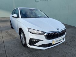 Weiß Gebraucht 2024 Skoda Scala Selection Kleinwagen | 23.360 € (Fairer Preis)