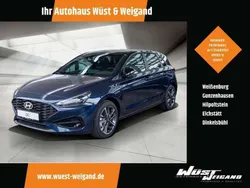 Sailing blue / mic Gebraucht 2024 Hyundai i30 Advantage Limousine | 20.444 € (Guter Preis)