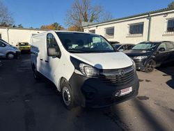 Weiß Gebraucht 2015 Opel Vivaro Van | 6.990 € (Superpreis)