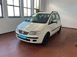 Weiß Gebraucht 2012 Fiat Idea Van / Kleinbus | 2.390 € (Teuer)