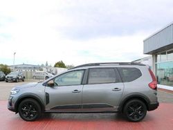 Grau Gebraucht 2024 Dacia Jogger Extreme Van / Kleinbus | 23.590 € (Teuer)