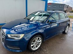 Blau Gebraucht 2013 Audi A3 Ambiente Limousine | 11.880 € (Fairer Preis)