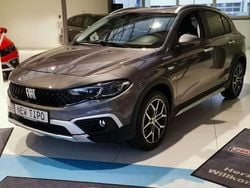 Colosseo grau Gebraucht 2023 Fiat Tipo Cross Limousine | 24.950 € (Teuer)