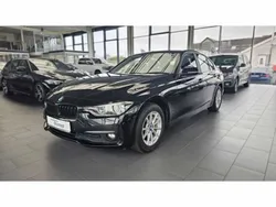 Black sapphire metallic Gebraucht 2016 BMW 318 Advantage Limousine | 14.790 € (Fairer Preis)