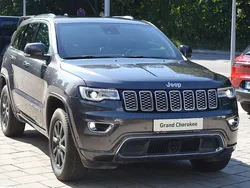 Grau Gebraucht 2018 Jeep Grand Cherokee Overland SUV | 30.900 € (Fairer Preis)