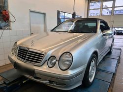 Silber Gebraucht 2003 Mercedes CLK200 Edition Cabrio | 4.300 €