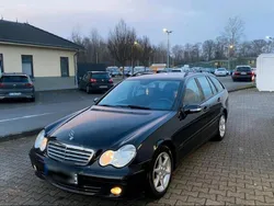 Schwarz Gebraucht 2005 Mercedes C220 Kombi | 2.200 €