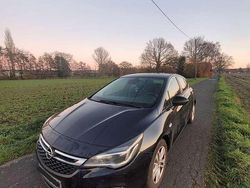 Blau Gebraucht 2017 Opel Astra Active Limousine | 9.700 € (Etwas zu teuer)