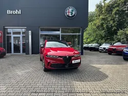 Rosso alfa Gebraucht 2024 Alfa Romeo Tonale SUV | 49.990 €