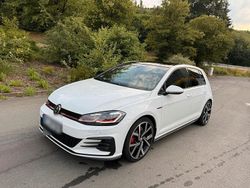 Weiß Gebraucht 2019 VW Golf VII GTI Limousine | 25.700 € (Etwas zu teuer)