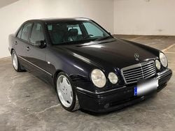 Violet Gebraucht 1999 Mercedes E55 AMG AMG Limousine | 15.300 € (Guter Preis)
