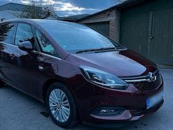 Braun Gebraucht 2017 Opel Zafira Tourer Van / Kleinbus | 11.000 €