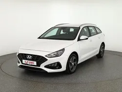 Weiß Gebraucht 2023 Hyundai i30 Kombi | 19.490 € (Fairer Preis)