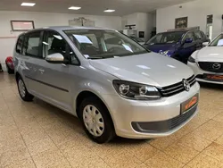 Silber Gebraucht 2015 VW Touran Trendline Van / Kleinbus | 13.950 € (Superpreis)