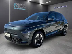 Cypress green Neu 2025 Hyundai Kona Trend SUV | 36.431 € (Etwas zu teuer)