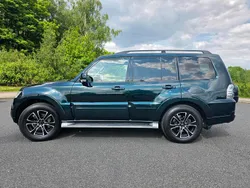 Grün Gebraucht 2013 Mitsubishi Pajero Instyle SUV | 19.500 € (Fairer Preis)