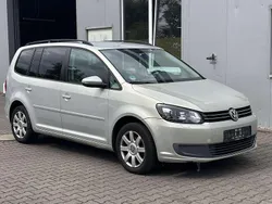 Silver leaf metallic Gebraucht 2011 VW Touran Comfortline Van / Kleinbus | 6.990 € (Guter Preis)