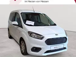 Weiß Gebraucht 2021 Ford Tourneo Courier Trend Van / Kleinbus | 14.889 € (Guter Preis)