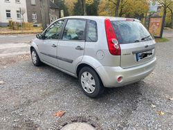 Grau Gebraucht 2007 Ford Fiesta Ambiente Limousine | 1.250 €