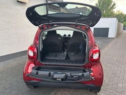 Rot Gebraucht 2022 Smart ForTwo Electric Drive Coupé | 9.990 € (Fairer Preis)