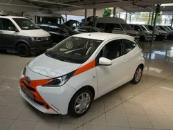 Weiß Gebraucht 2017 Toyota Aygo Kleinwagen | 7.990 € (Etwas zu teuer)