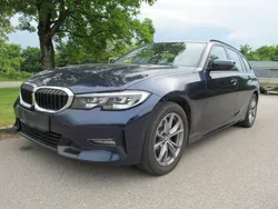 Blau Gebraucht 2022 BMW 320 Kombi | 24.555 € (Guter Preis)