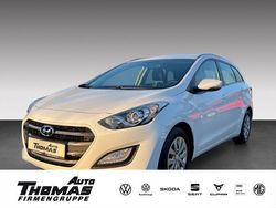 Weiß Gebraucht 2017 Hyundai i30 Trend Kombi | 12.880 € (Fairer Preis)