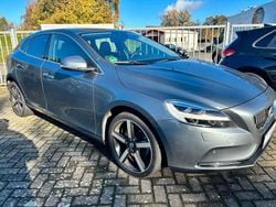 Grau Gebraucht 2017 Volvo V40 Inscription Limousine | 12.490 € (Guter Preis)