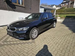 Schwarz Gebraucht 2021 BMW 320 Kombi | 28.900 € (Fairer Preis)