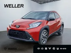 Rot Neu 2025 Toyota Aygo Team Kleinwagen | 18.590 €