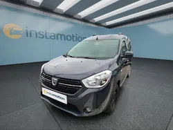 Grau Gebraucht 2021 Dacia Dokker Van | 17.299 € (Teuer)