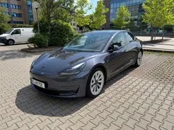 Grau Gebraucht 2021 Tesla Model 3 Long Range Limousine | 23.500 € (Fairer Preis)