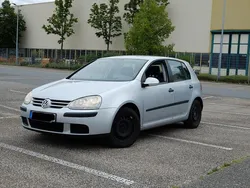 Silber Gebraucht 2004 VW Golf V Limousine | 2.500 € (Fairer Preis)