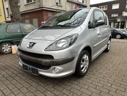 Silber Gebraucht 2008 Peugeot 1007 Filou Kleinwagen | 1.749 € (Guter Preis)