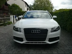 Weiß Gebraucht 2010 Audi A4 Exclusive Kombi | 10.999 €