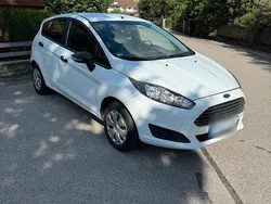 Weiß Gebraucht 2014 Ford Fiesta Kleinwagen | 4.990 €