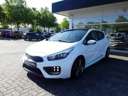 Weiß Gebraucht 2015 Kia Ceed GT-Track Limousine | 12.990 € (Fairer Preis)