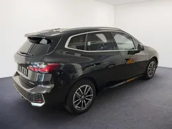 Black sapphire black sapphire Gebraucht 2022 BMW 218 M Sport Kombi | 34.089 € (Teuer)