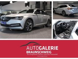 Brilliantsilber metallic Gebraucht 2022 Skoda Superb SportLine Kombi | 22.750 € (Fairer Preis)